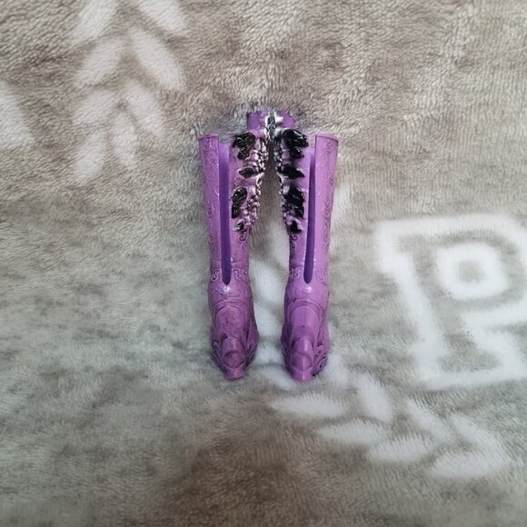Ever After High Accessory Holly O'Hair Spring Unsprung Purple Floral Boots - Picture 4 of 5